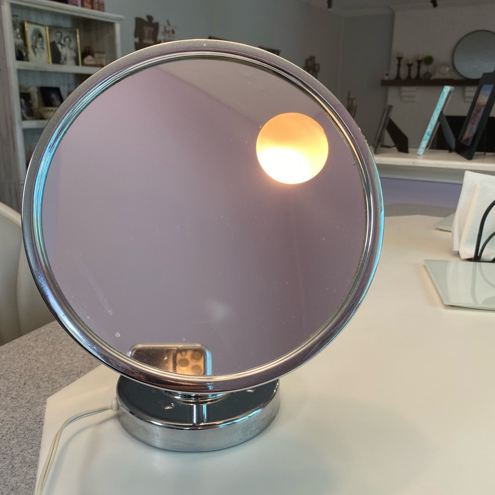 Conair BE5 Lighted Makeup Mirror Triple Magnification Gooseneck Adjustable.